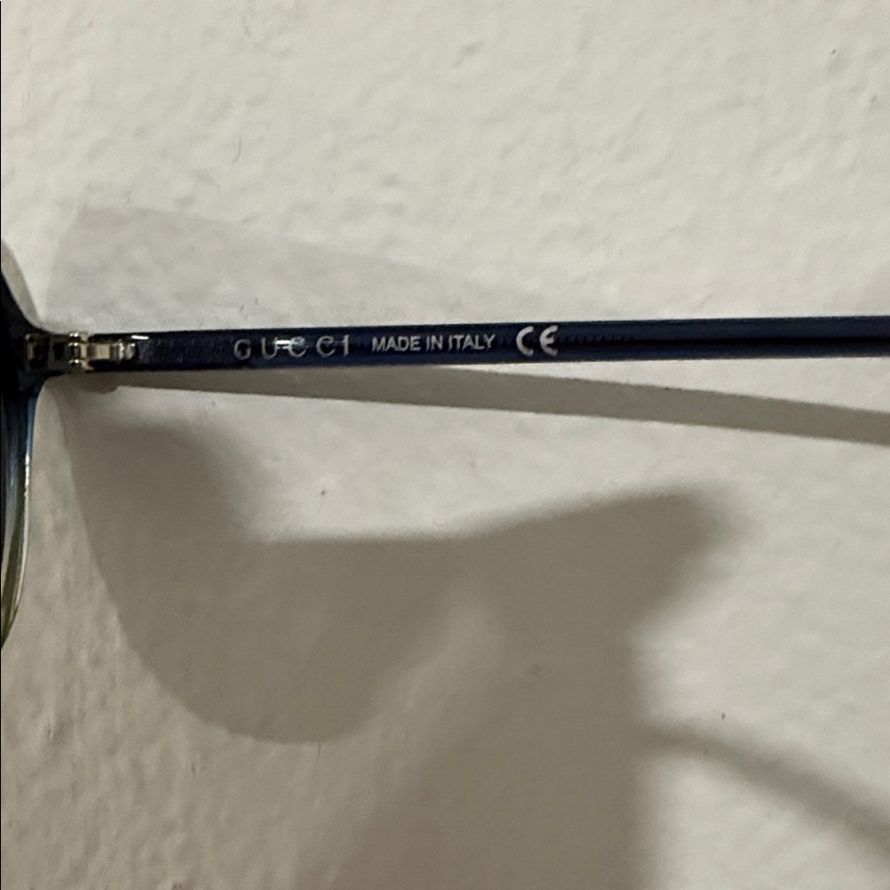 Gucci Blue Sunglasses in pristine condition - Picture 4 of 5